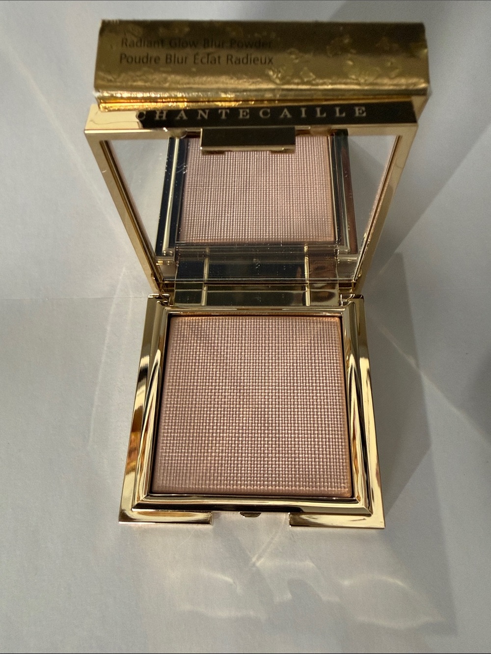 Chantecaille Radiant Glow Blur Powder NWT